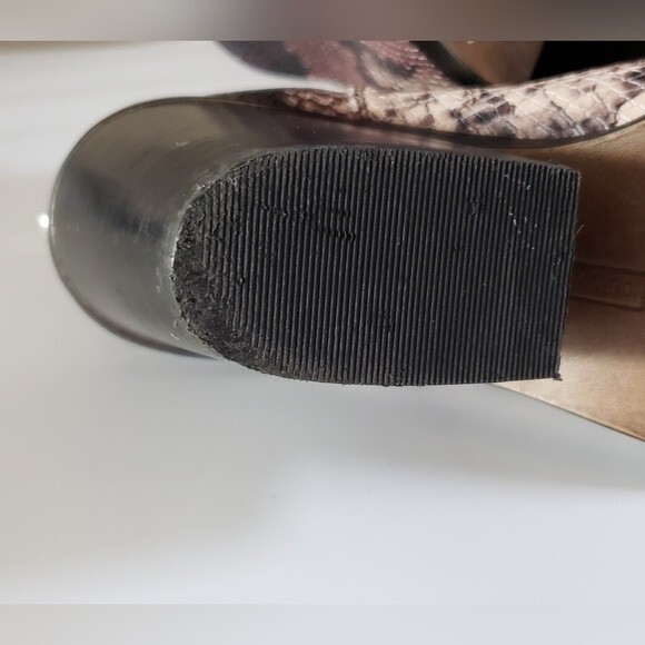 Vince Camuto Gigietta Women's Multi Color Snakeskin Print Ankle Boot Siz… - Picture 10 of 12